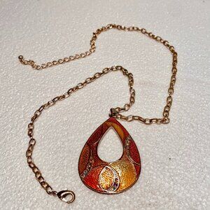 Silvertone Retro Teardrop Pendant Necklace